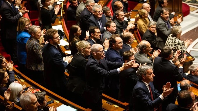 Kinh tế khó khăn dẫn đến tình hình chính trị phức tạp tại Đức và Pháp, hai đầu tàu của Liên Minh Châu Âu (EU)